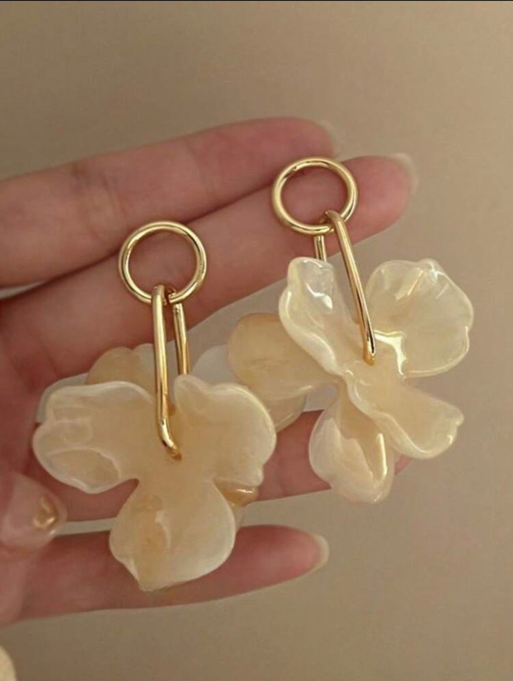 Ayana Shimmer White Petal Earring
