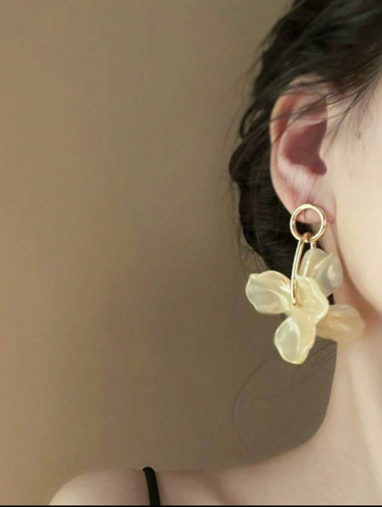 Ayana Shimmer White Petal Earring